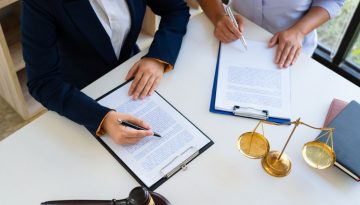 La création d'un contrat juridiquement contraignant est essentielle pour s'assurer que toutes les parties impliquées dans un accord connaissent clairement leurs droits et obligations.