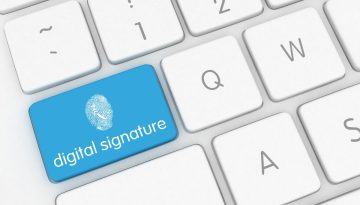 El teclado muestra una pestaña para firmas digitales.