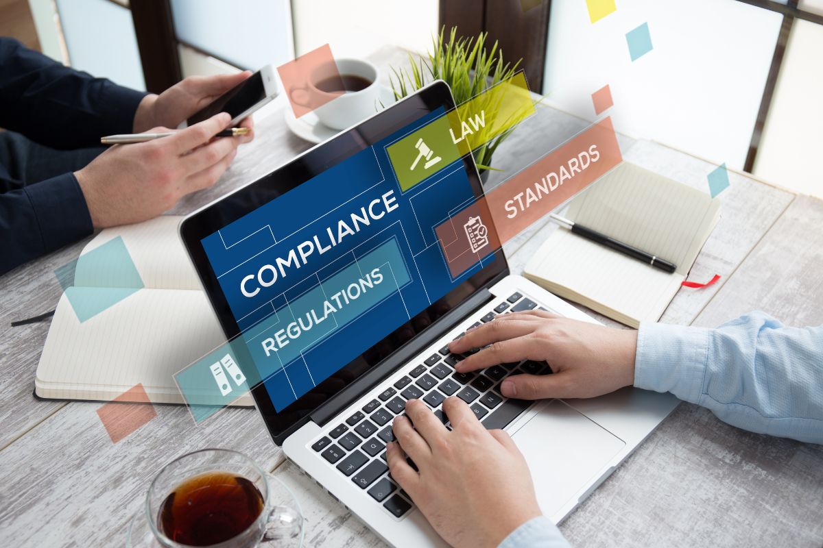 Una empresa cumple la normativa HIPAA para la seguridad y protección de la empresa.