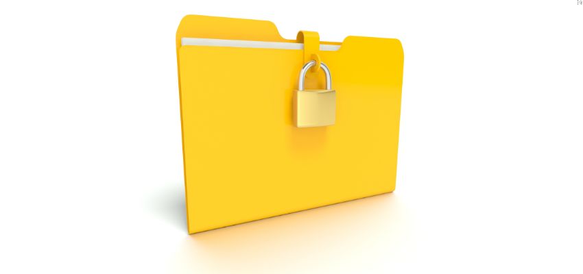qué es el cifrado de archivos1 Ilustración que representa lo que es el cifrado de archivos con una carpeta amarilla protegida y un candado que simboliza la protección de datos.