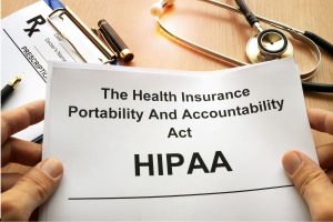 Los proveedores de servicios sanitarios están estudiando cómo cumplir la HIPAA.