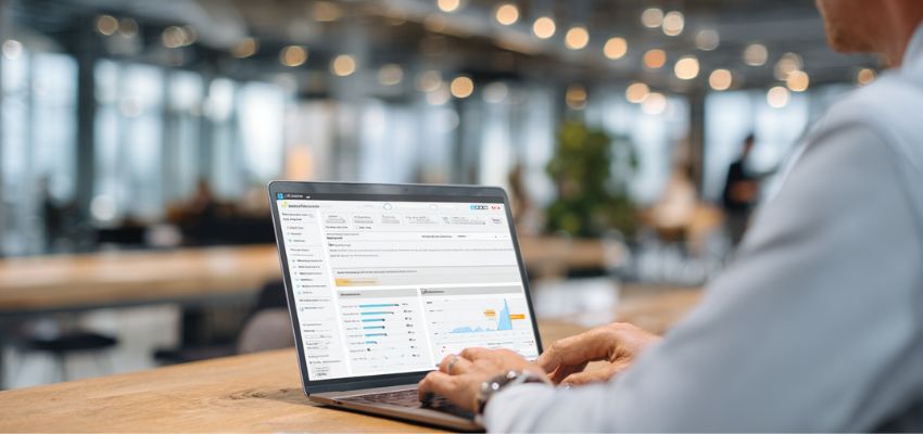 enterprise contract management software (2) Enterprise contract management software checks contracts for problems automatically.